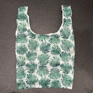 BEACHLY Travel Tote
